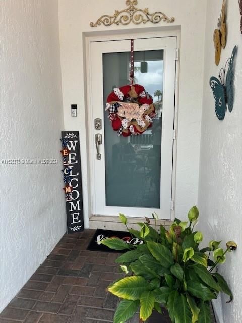 最近售出: $725,000 (4 贝兹, 3 浴室, 0 平方英尺)