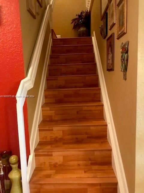 最近售出: $725,000 (4 贝兹, 3 浴室, 0 平方英尺)