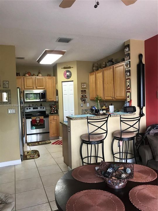 最近售出: $725,000 (4 贝兹, 3 浴室, 0 平方英尺)