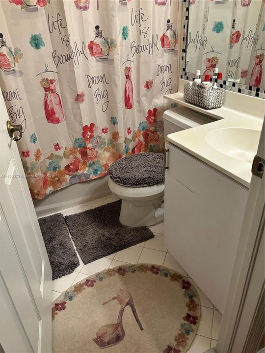 最近售出: $725,000 (4 贝兹, 3 浴室, 0 平方英尺)