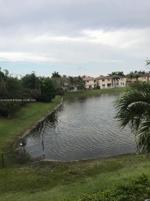 最近售出: $725,000 (4 贝兹, 3 浴室, 0 平方英尺)