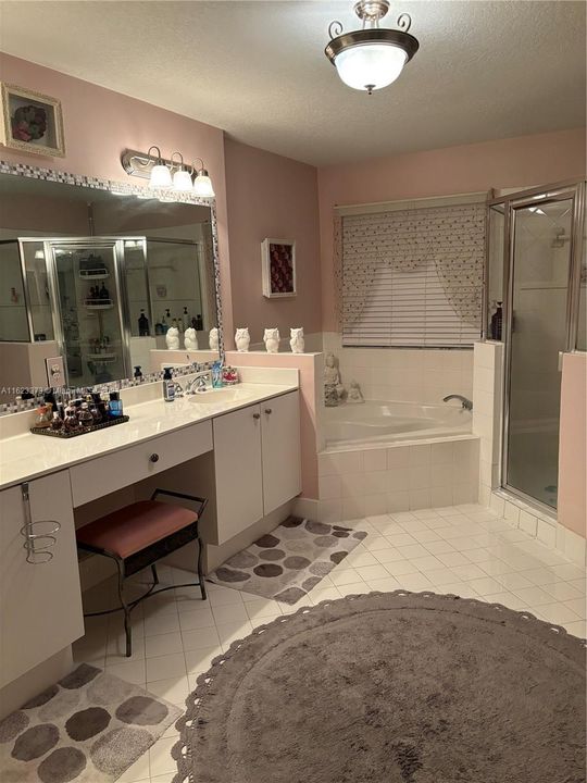 最近售出: $725,000 (4 贝兹, 3 浴室, 0 平方英尺)