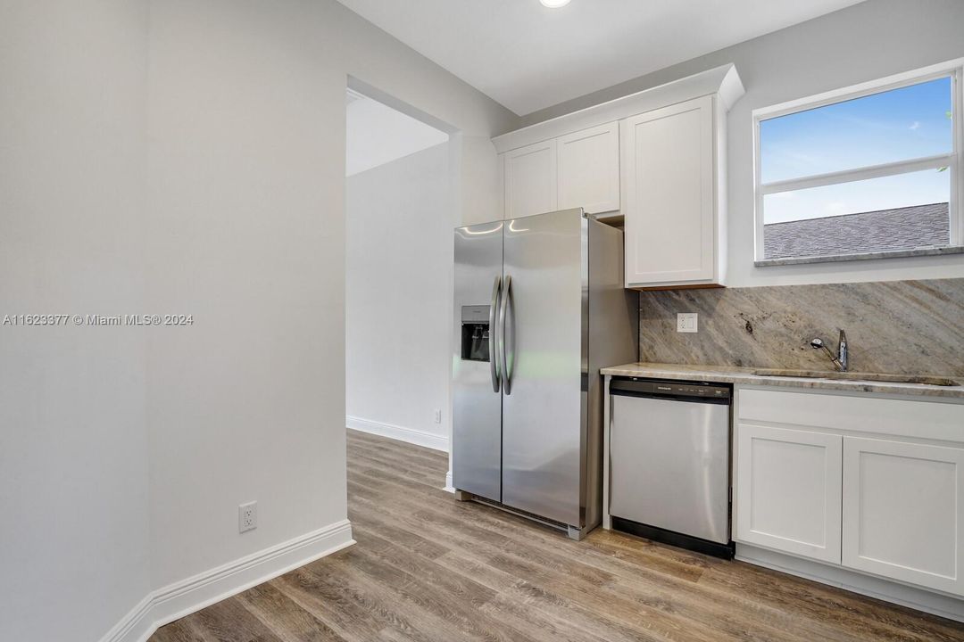 Active With Contract: $489,900 (3 beds, 2 baths, 1496 Square Feet)