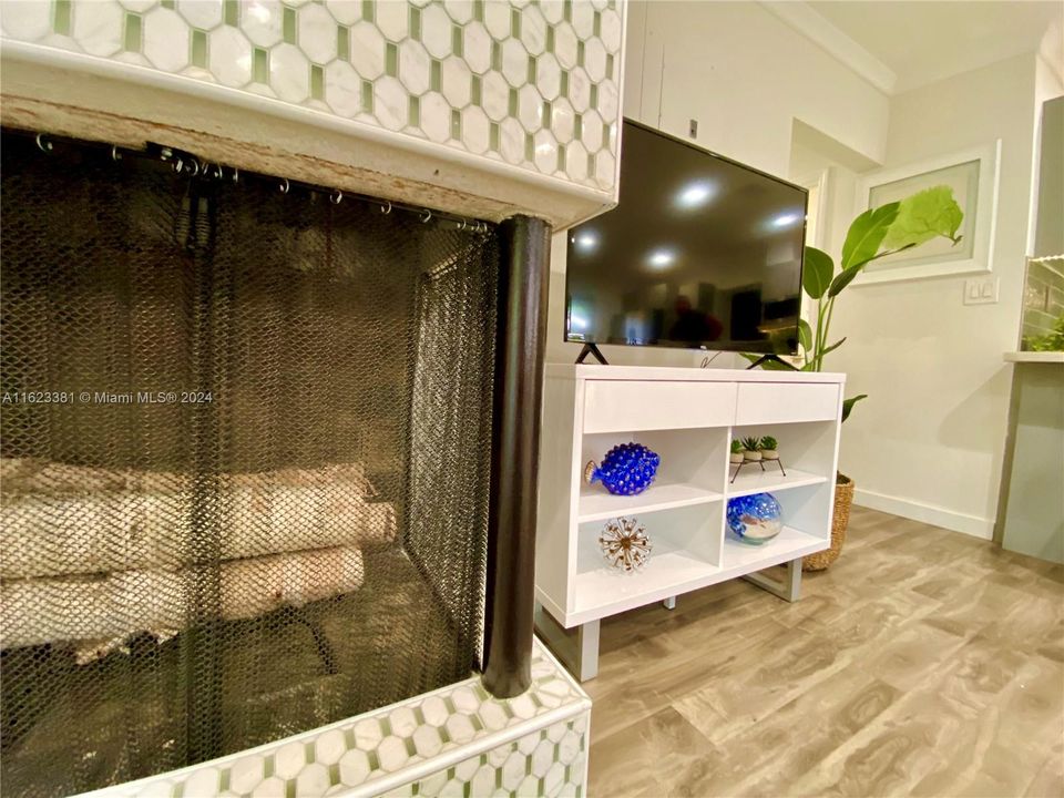 Recently Rented: $4,000 (3 beds, 2 baths, 1105 Square Feet)