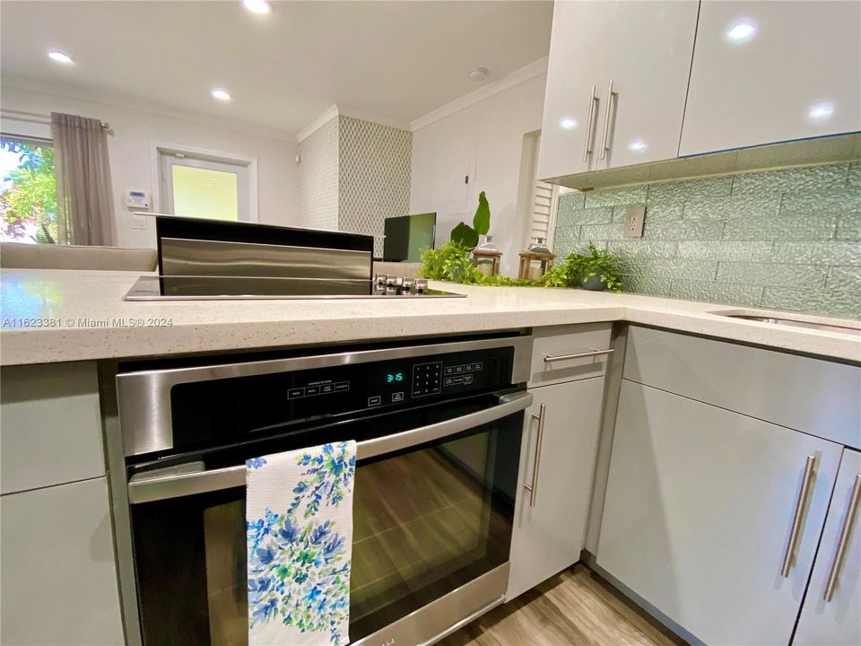 Recently Rented: $4,000 (3 beds, 2 baths, 1105 Square Feet)