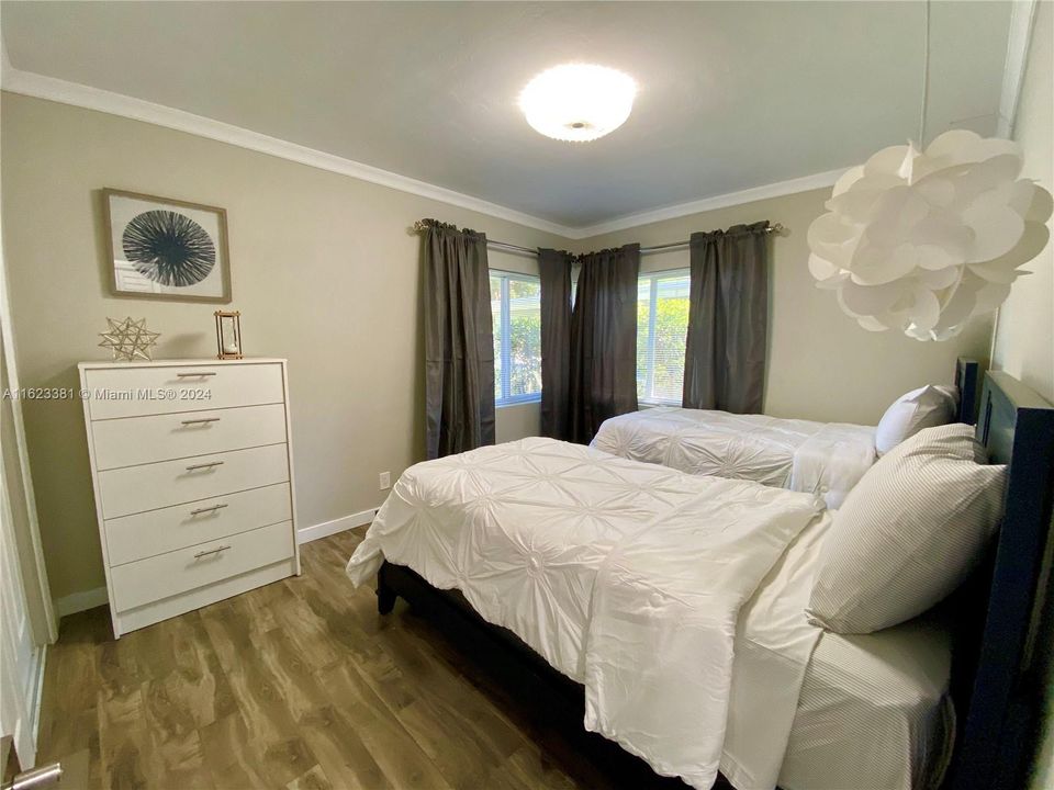 Recently Rented: $4,000 (3 beds, 2 baths, 1105 Square Feet)