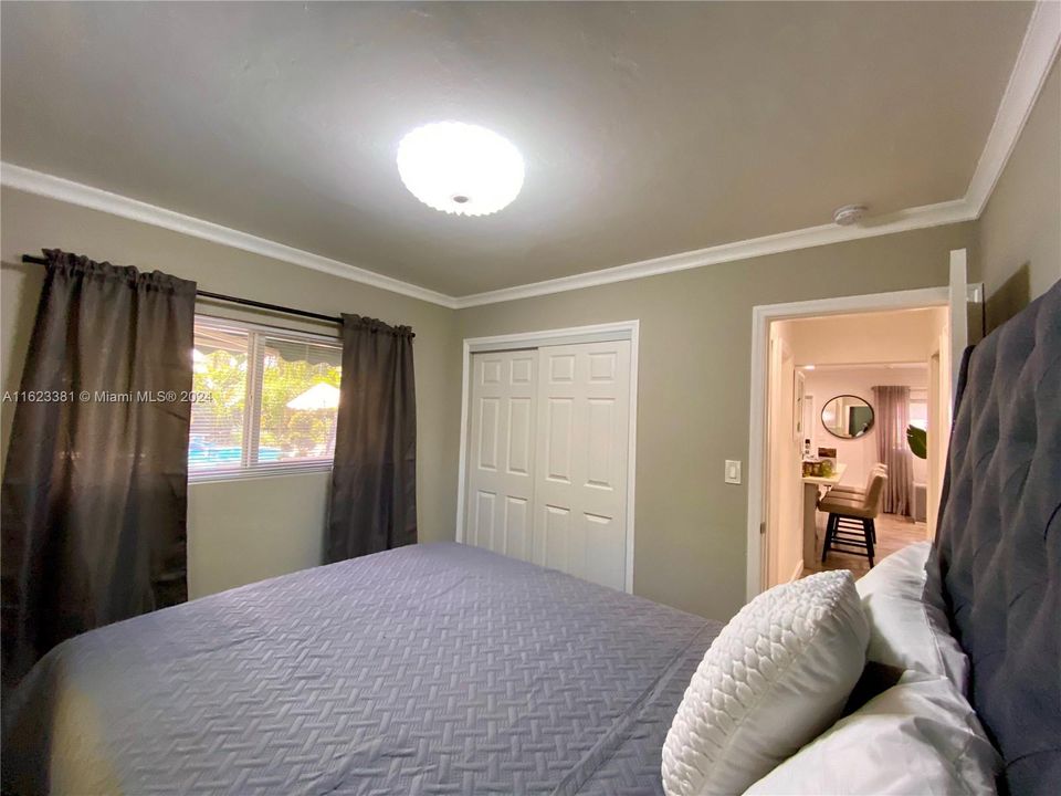 Recently Rented: $4,000 (3 beds, 2 baths, 1105 Square Feet)