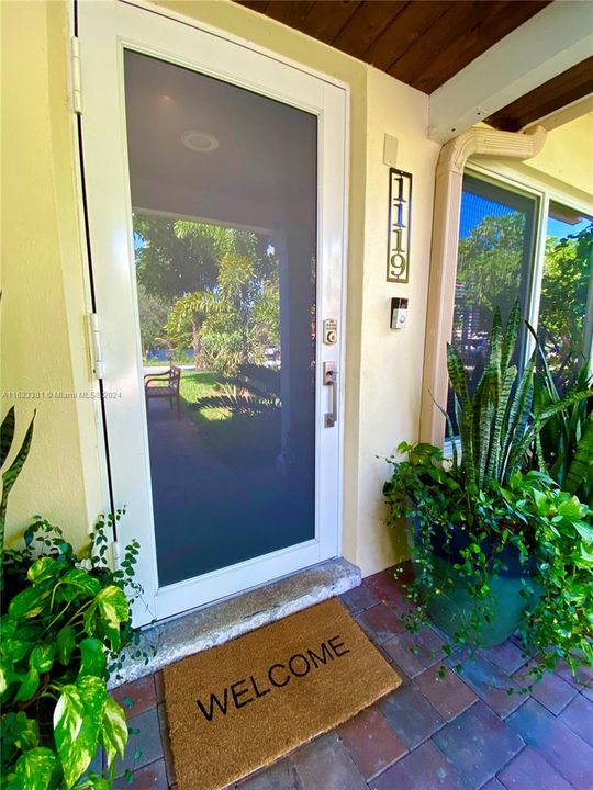 Recently Rented: $4,000 (3 beds, 2 baths, 1105 Square Feet)