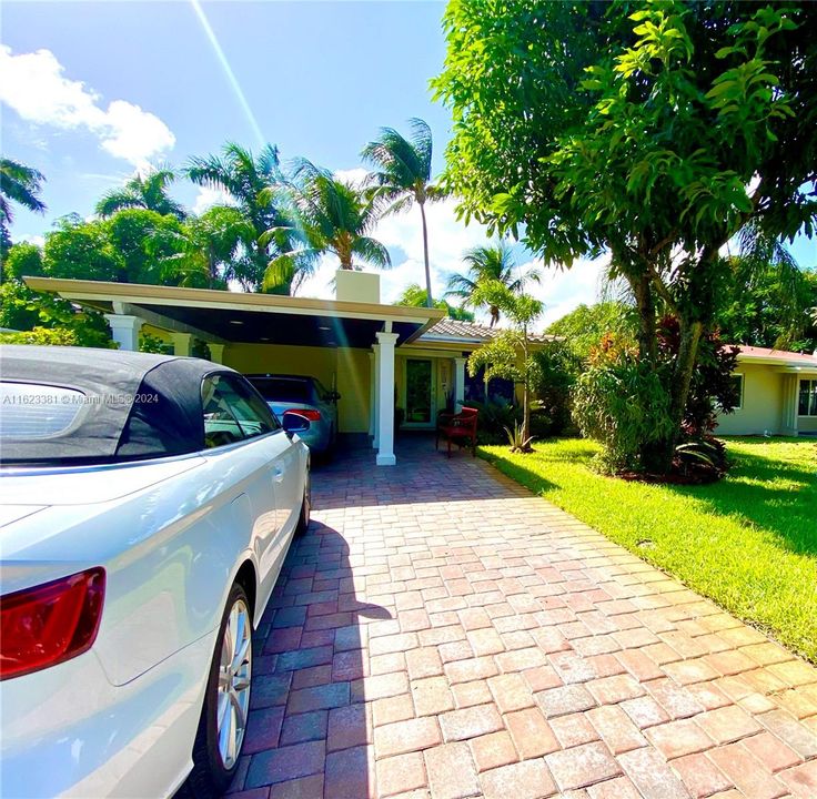 Recently Rented: $4,000 (3 beds, 2 baths, 1105 Square Feet)