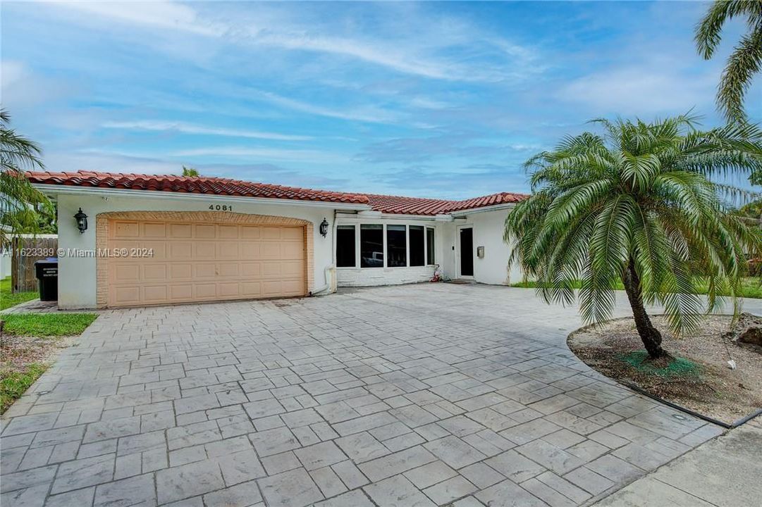 For Rent: $5,999 (4 beds, 3 baths, 2096 Square Feet)