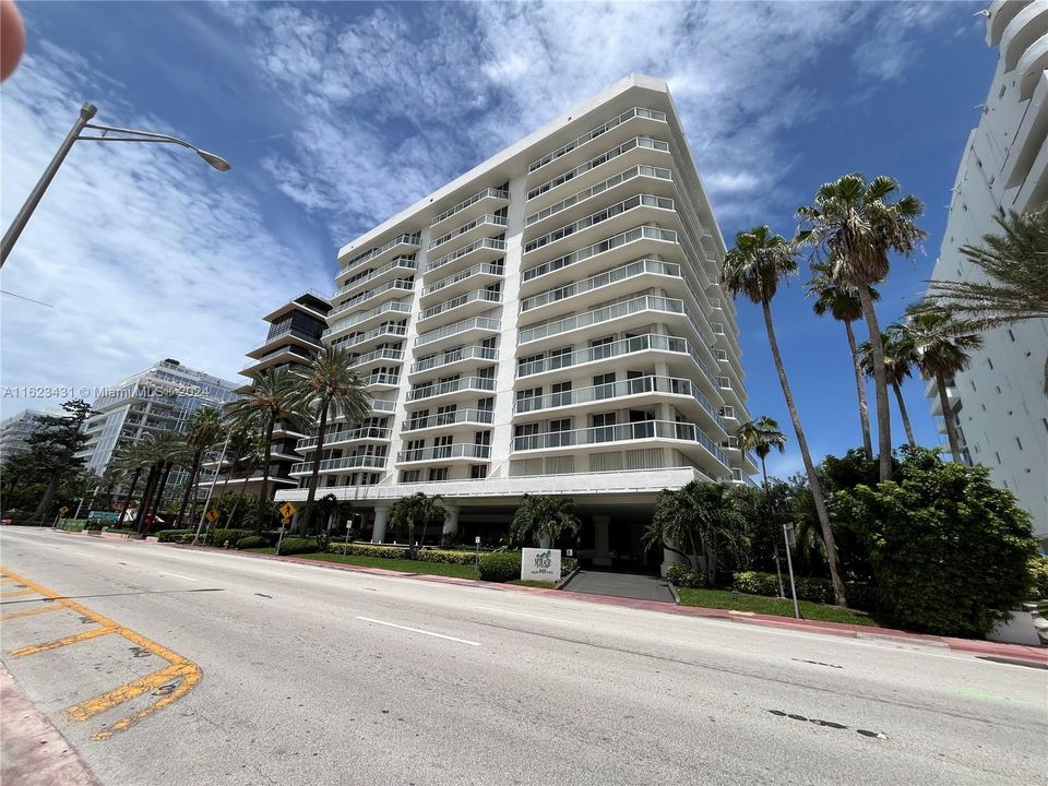 For Sale: $850,000 (2 beds, 2 baths, 1410 Square Feet)