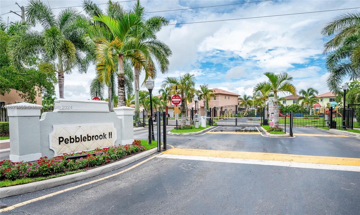 Recently Sold: $550,000 (5 beds, 3 baths, 2180 Square Feet)