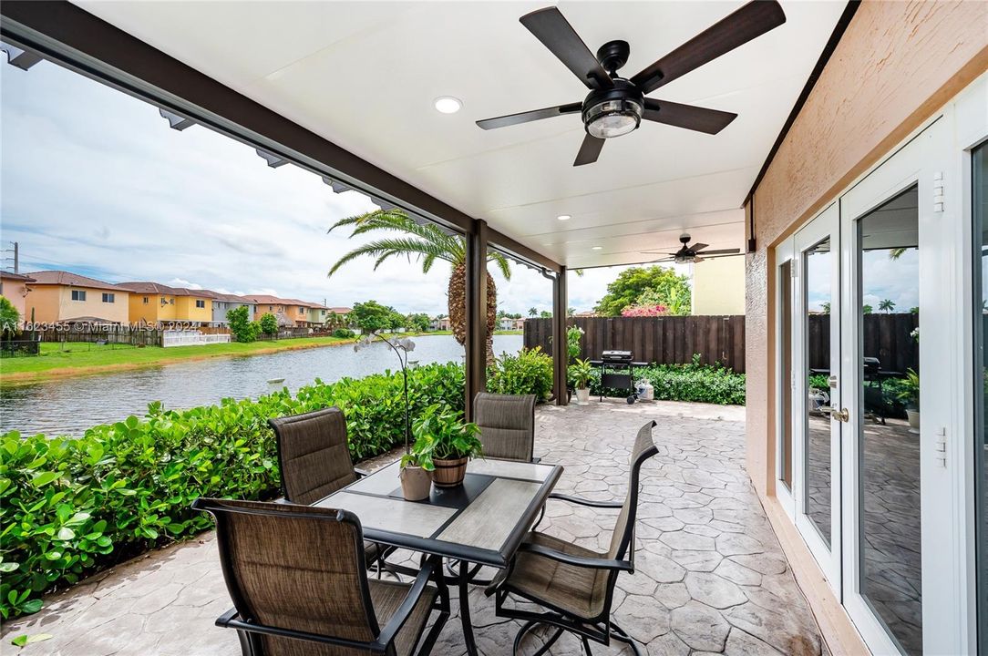 Recently Sold: $550,000 (5 beds, 3 baths, 2180 Square Feet)