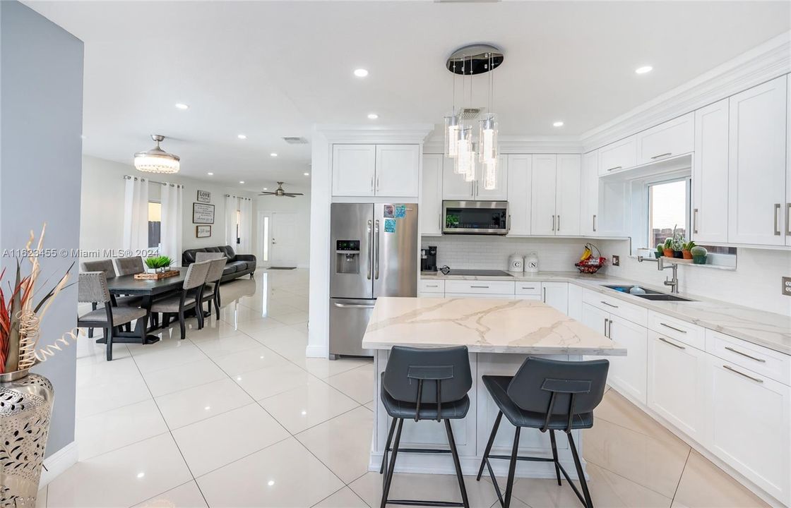 Recently Sold: $550,000 (5 beds, 3 baths, 2180 Square Feet)