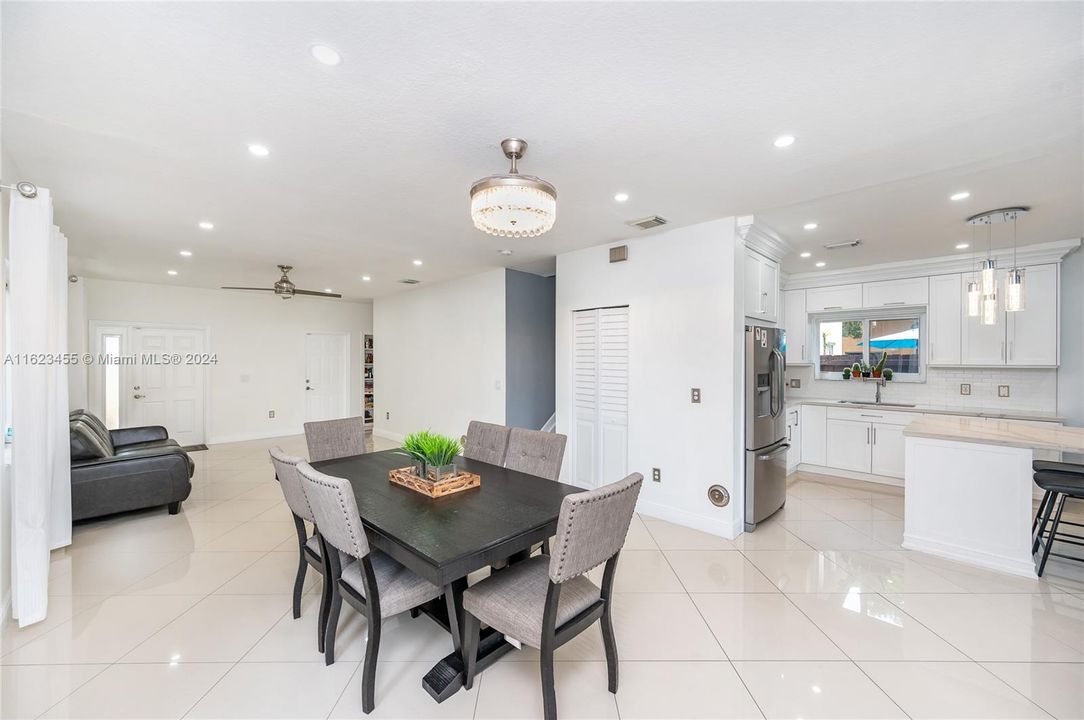 Recently Sold: $550,000 (5 beds, 3 baths, 2180 Square Feet)