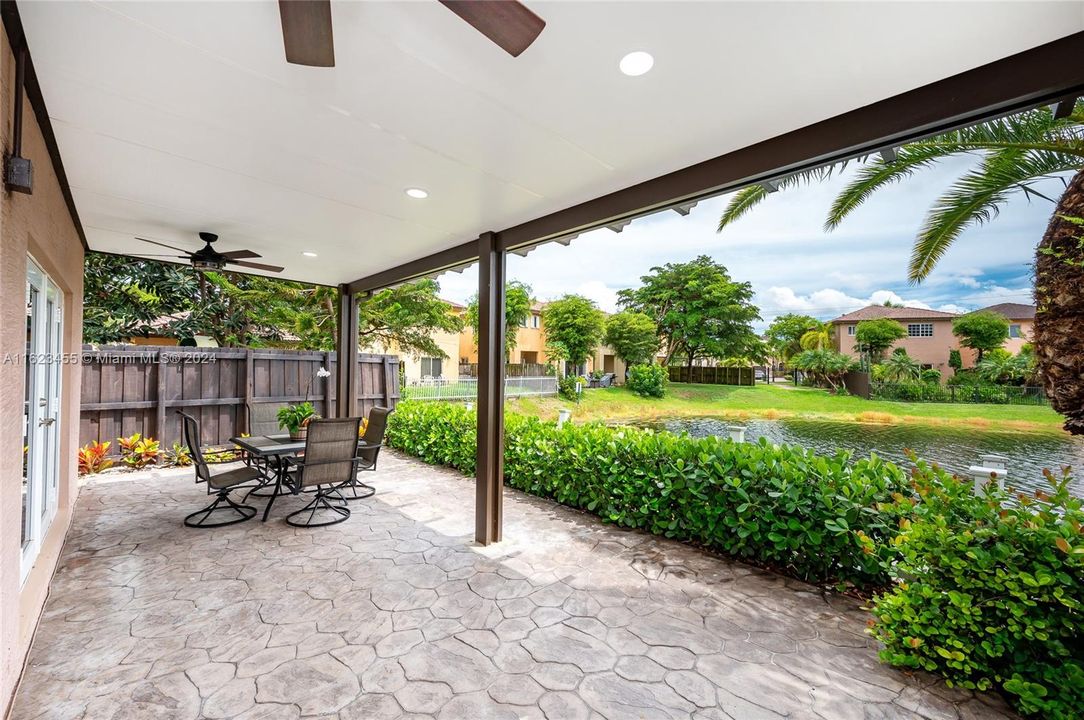 Recently Sold: $550,000 (5 beds, 3 baths, 2180 Square Feet)