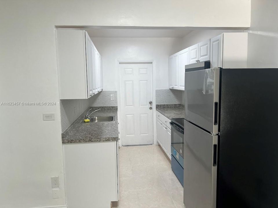 Recently Rented: $1,800 (2 beds, 2 baths, 750 Square Feet)