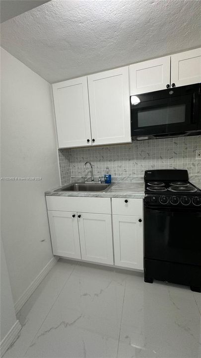 Recently Rented: $1,700 (1 beds, 1 baths, 500 Square Feet)