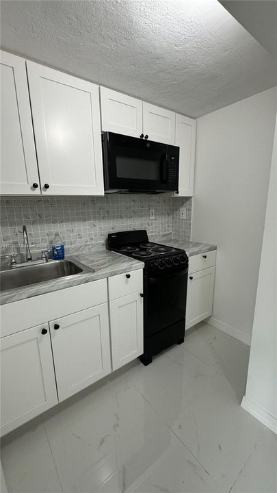 Recently Rented: $1,700 (1 beds, 1 baths, 500 Square Feet)