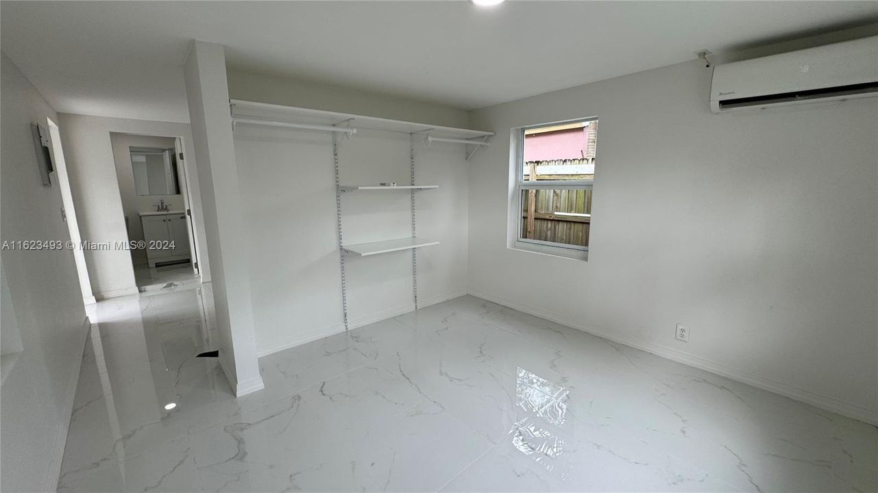 Recently Rented: $1,700 (1 beds, 1 baths, 500 Square Feet)