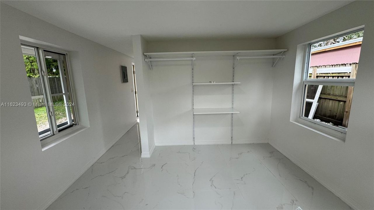 Recently Rented: $1,700 (1 beds, 1 baths, 500 Square Feet)