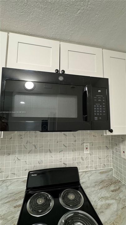 Recently Rented: $1,700 (1 beds, 1 baths, 500 Square Feet)