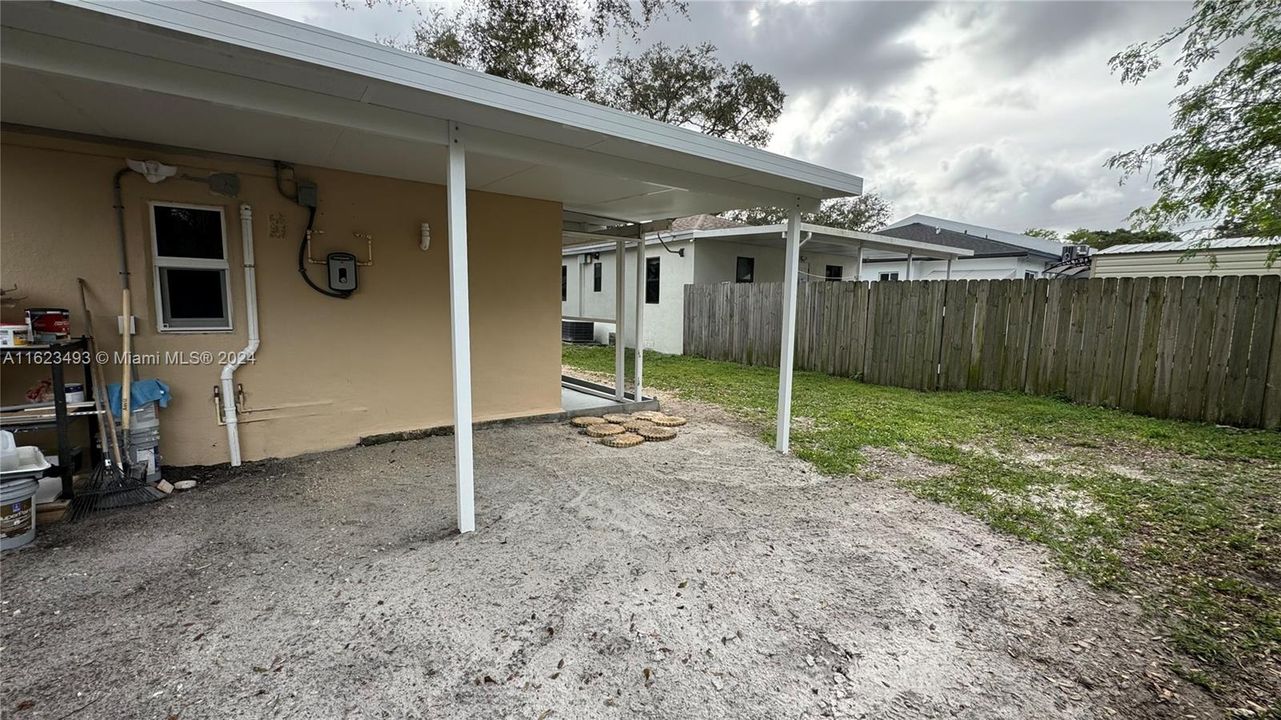 Recently Rented: $1,700 (1 beds, 1 baths, 500 Square Feet)