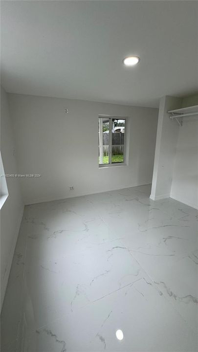 Recently Rented: $1,700 (1 beds, 1 baths, 500 Square Feet)