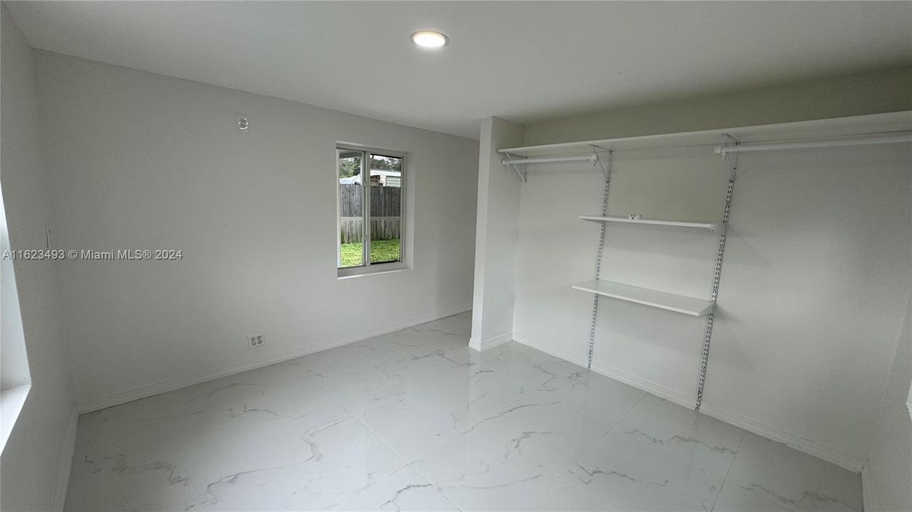 Recently Rented: $1,700 (1 beds, 1 baths, 500 Square Feet)