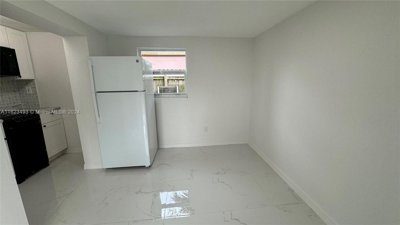 Recently Rented: $1,700 (1 beds, 1 baths, 500 Square Feet)