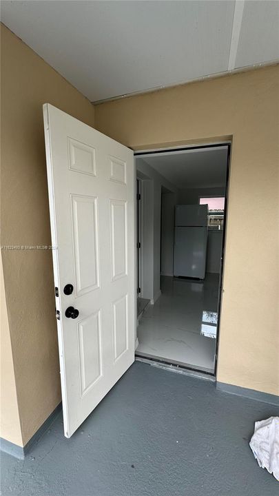 Recently Rented: $1,700 (1 beds, 1 baths, 500 Square Feet)