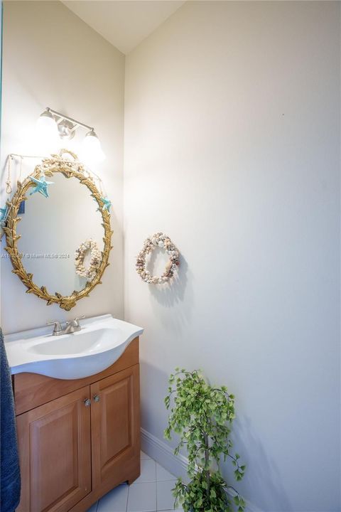 Active With Contract: $2,950 (2 beds, 2 baths, 1131 Square Feet)