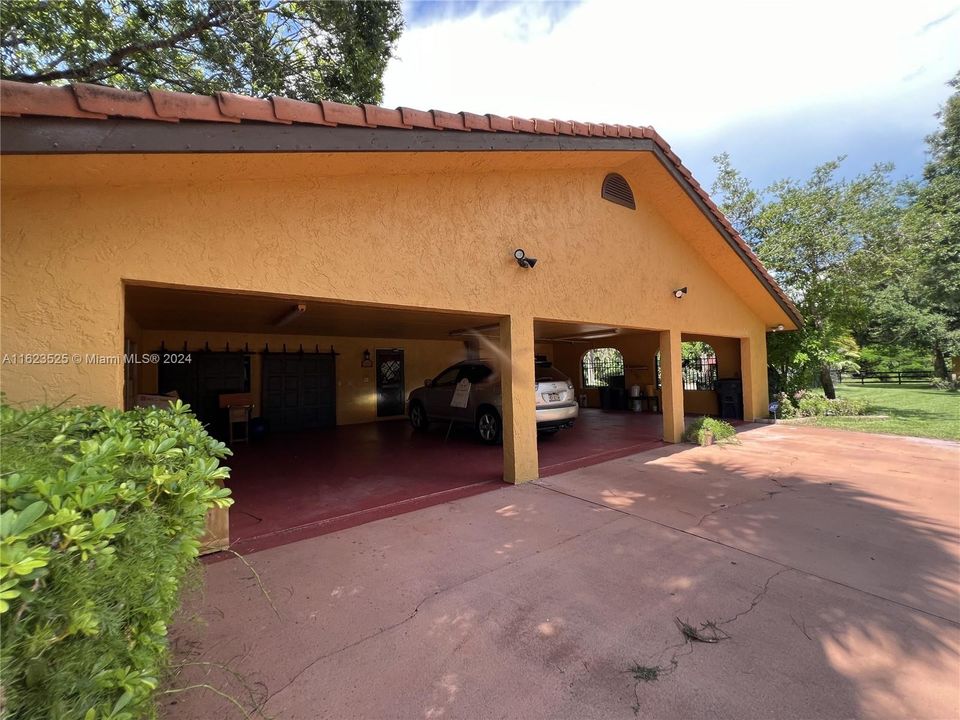 Oversized 3 Car Carport-easily converted to a closed in garage