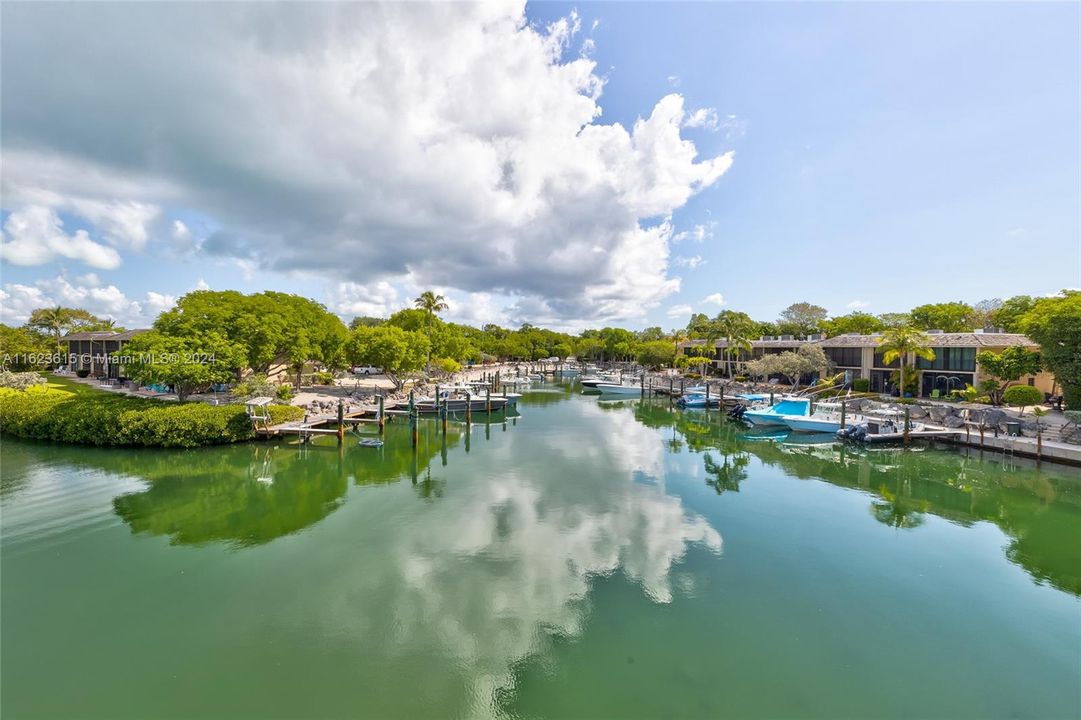 Active With Contract: $945,000 (2 beds, 2 baths, 1238 Square Feet)