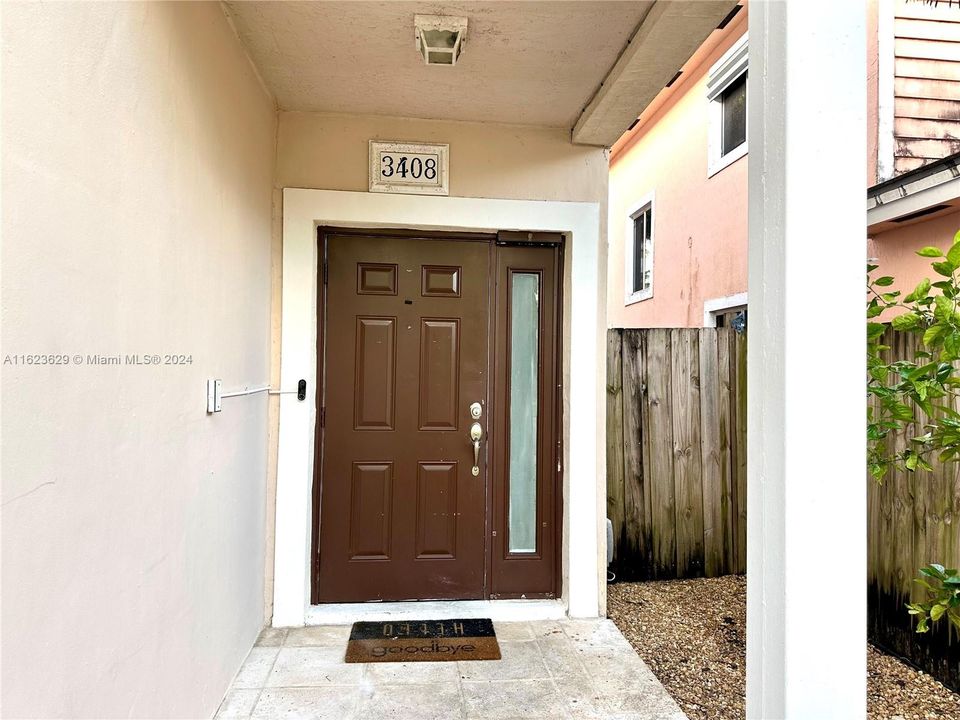 Active With Contract: $3,100 (4 beds, 2 baths, 1762 Square Feet)