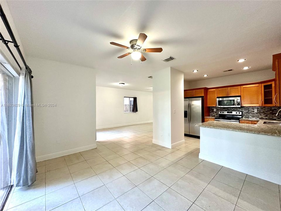 Active With Contract: $3,100 (4 beds, 2 baths, 1762 Square Feet)