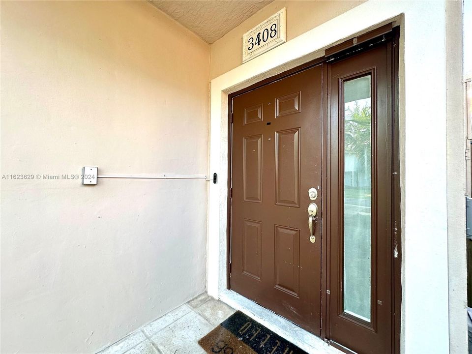 Active With Contract: $3,100 (4 beds, 2 baths, 1762 Square Feet)