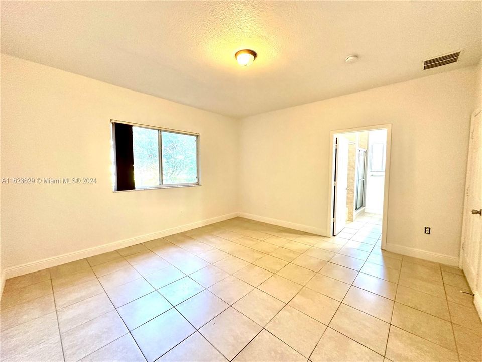 Active With Contract: $3,100 (4 beds, 2 baths, 1762 Square Feet)