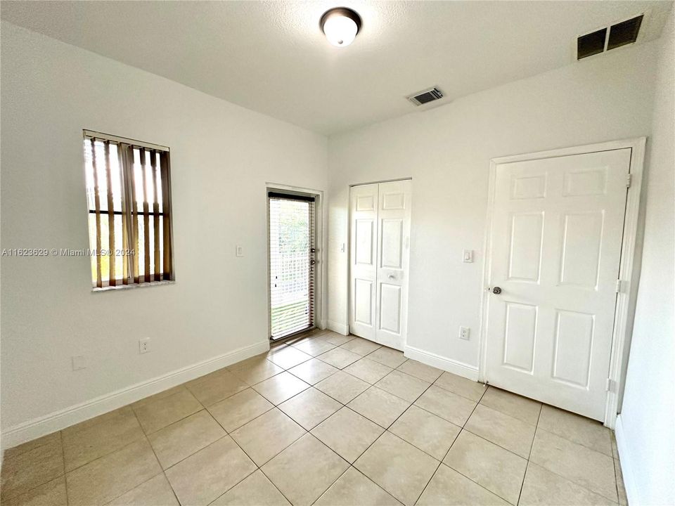 Active With Contract: $3,100 (4 beds, 2 baths, 1762 Square Feet)