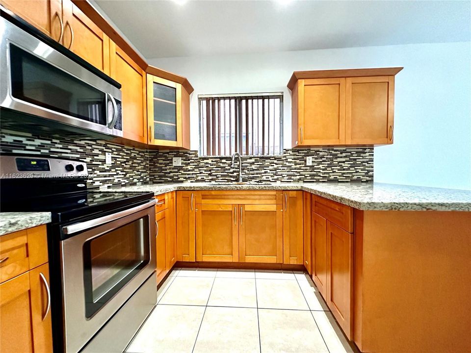 Active With Contract: $3,100 (4 beds, 2 baths, 1762 Square Feet)