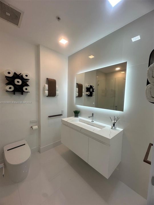 THE LEXI NORTH BAY VILLAGE RESIDENCE 808