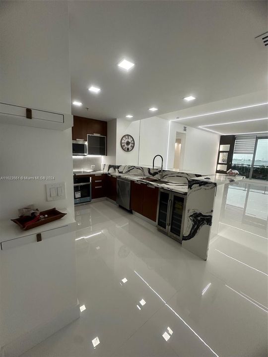 THE LEXI NORTH BAY VILLAGE KITCHEN