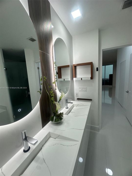 THE LEXI NORTH BAY VILLAGE RESIDENCE 808