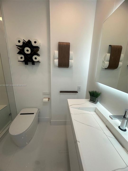 THE LEXI NORTH BAY VILLAGE RESIDENCE 808