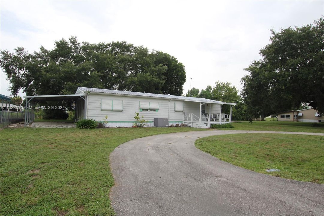 For Sale: $210,000 (2 beds, 2 baths, 1368 Square Feet)