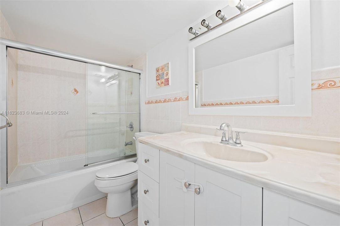 For Sale: $410,000 (2 beds, 2 baths, 1115 Square Feet)