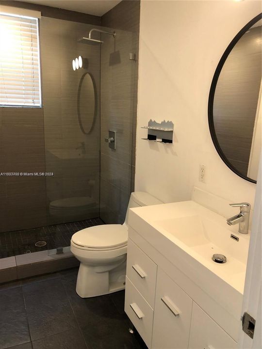 Recently Rented: $1,950 (1 beds, 1 baths, 585 Square Feet)