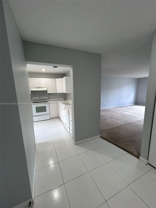 For Rent: $2,000 (2 beds, 2 baths, 1300 Square Feet)