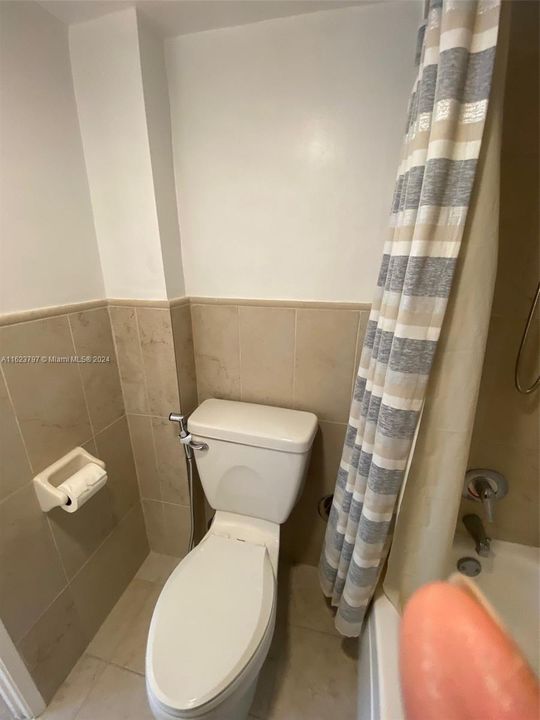 Recently Rented: $3,000 (2 beds, 2 baths, 1010 Square Feet)