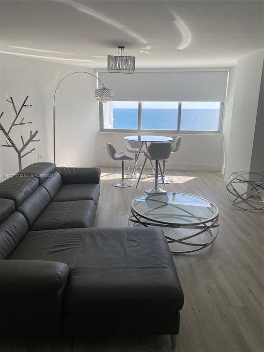 Recently Rented: $3,000 (2 beds, 2 baths, 1010 Square Feet)